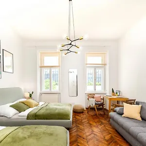 Double King Bed Home,netflix, Highspeed Wifi Apartment